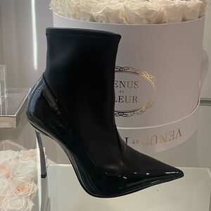 ✨NIB✨ CASADEI BLADE ANKLE BOOTS MADE IN ITALY